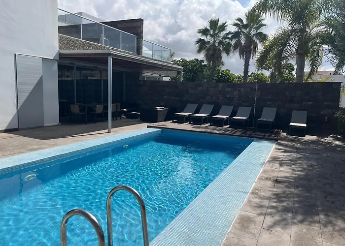 Villa 5-bedroom In Playa Del Duque