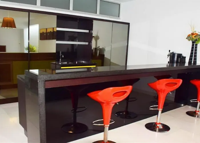 Villa 5-bedroom In Playa Del Duque *