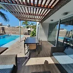 Вилла 5-bedroom In Playa Del Duque