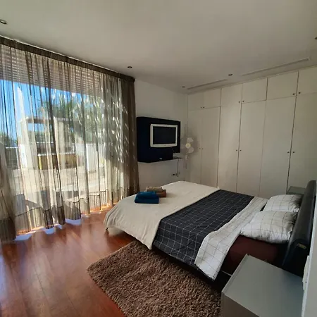 Villa 5-bedroom In Playa Del Duque *
