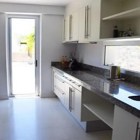 Villa 5-bedroom In Playa Del Duque