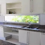 5-bedroom In Playa Del Duque فيلة أذيخي