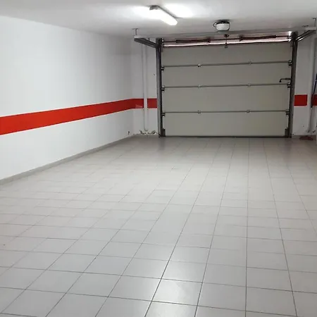 Villa 5-bedroom In Playa Del Duque