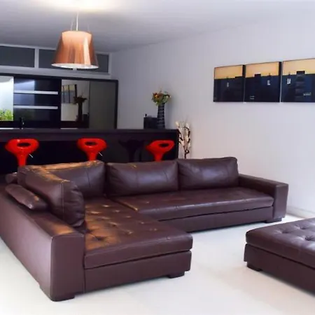 5-bedroom In Playa Del Duque *