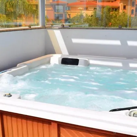 Villa 5-bedroom In Playa Del Duque