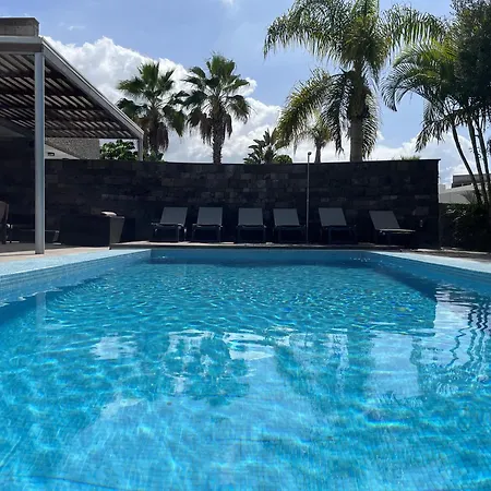 5-bedroom In Playa Del Duque Villa