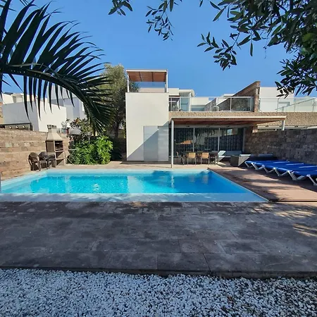 فيلة 5-bedroom In Playa Del Duque أذيخي