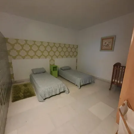 5-bedroom In Playa Del Duque فيلة *